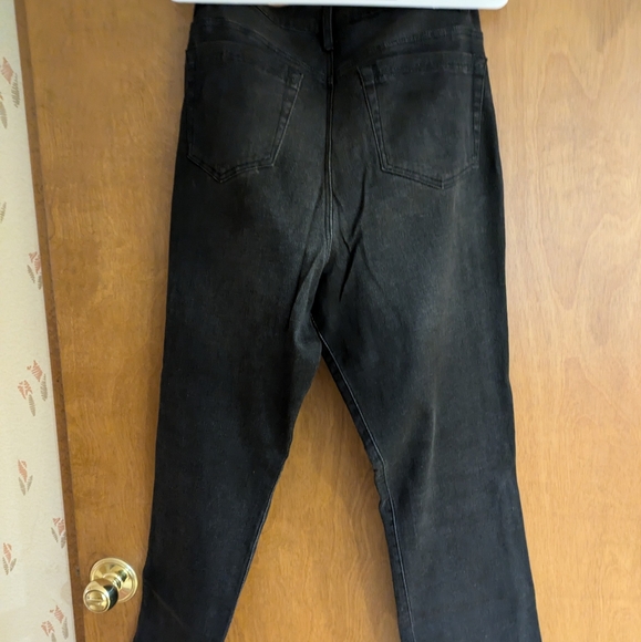 Designer Jeans - Picture 2 of 3